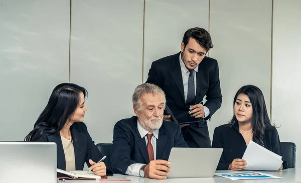 Gente de negocios, gerente y empleado en la reunión. —  Fotos de Stock