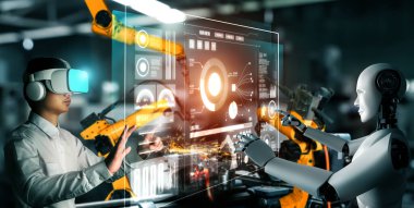 Mekanize endüstri robotu ve insan işçileri gelecekteki fabrikada birlikte çalışıyorlar.