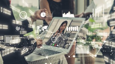 Şirket personeli toplantısındaki iş adamlarının yaratıcı görüntüsü