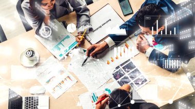 Kurumsal personel toplantısında iş adamlarının yaratıcı görüntüsü