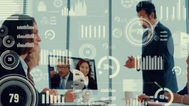 Şirket personeli toplantısındaki iş adamlarının yaratıcı görüntüsü