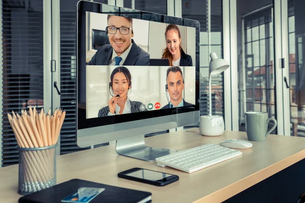 Videotelefonie Geschäftsleute treffen sich am virtuellen Arbeitsplatz oder im entfernten Büro — Stockfoto