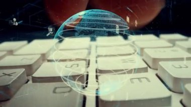 İnternet ağı modernizasyonu grafikli bilgisayar klavyesi üzerinde çalışan adam