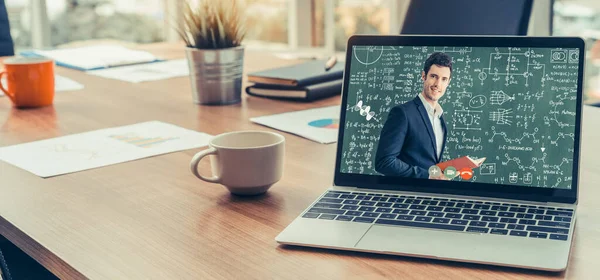 Öğrenci ve Üniversite Konsepti için E-öğrenim ve Çevrimiçi Eğitim.