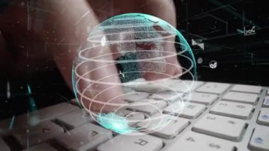 İş verilerinin analitik modernizasyonunun grafiği üzerinde çalışan adam