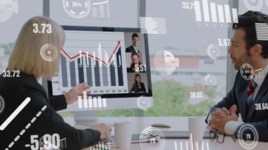 Şirket personeli toplantısındaki iş adamlarının yaratıcı görüntüsü