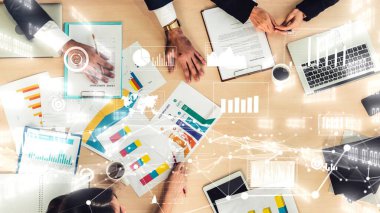 Kurumsal personel toplantısında iş adamlarının yaratıcı görüntüsü