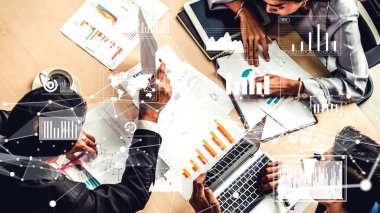 Kurumsal personel toplantısında iş adamlarının yaratıcı görüntüsü