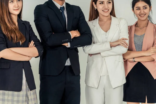 Businesswomen and businessman standing in office. — Stock Photo, Image