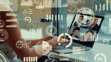 Şirket personeli toplantısındaki iş adamlarının yaratıcı görüntüsü