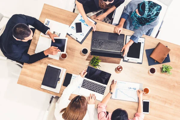 Zakenmensen in Groepsvergadering op Office Room. — Stockfoto