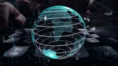 İş verilerinin analitik modernizasyonunun grafiği üzerinde çalışan adam