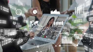 Şirket personeli toplantısındaki iş adamlarının yaratıcı görüntüsü