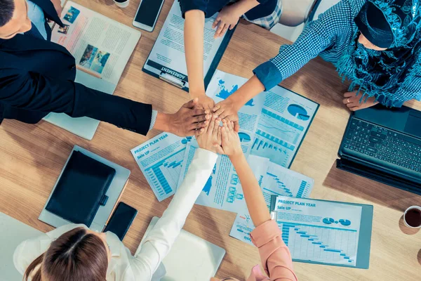 Teamwork business people join hands in meeting. — Stock Photo, Image