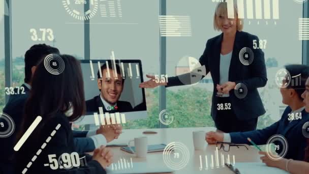 Visuais criativos de pessoas de negócios em uma reunião de pessoal corporativo em videochamada — Vídeo de Stock