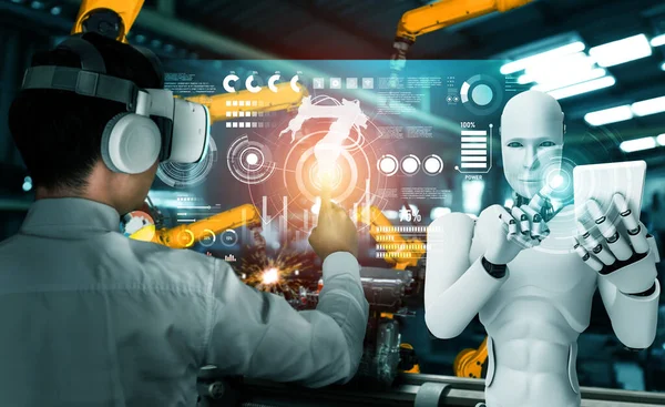 Gépesített ipari robot és ember dolgozik együtt a jövő gyárában — Stock Fotó