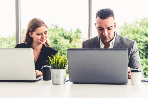 Businessman and businesswoman working in office. — Stock Photo, Image