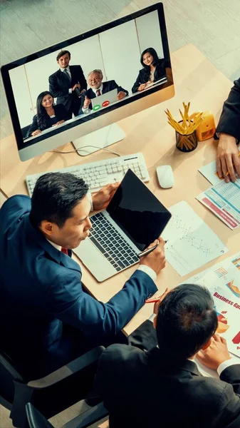 Wideo grupy osób biznesowych spotkania w wirtualnym miejscu pracy lub zdalnego biura — Zdjęcie stockowe