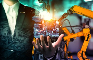 Mekanize endüstri robotu kolu ve fabrika işçisi çift pozlama