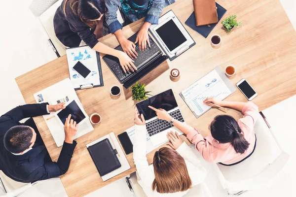 Affärsmän i gruppmöte på Office Room. — Stockfoto