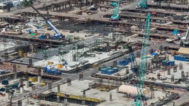 Metropolis 'te inşaat makineleri ile inşaat alanının zaman aşımı