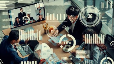 Şirket personeli toplantısındaki iş adamlarının yaratıcı görüntüsü