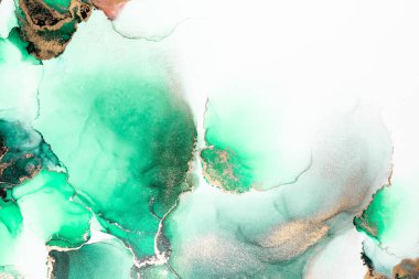 Kağıt üzerinde mermer sıvı mürekkep resminin yeşil altın soyut arkaplanı .
