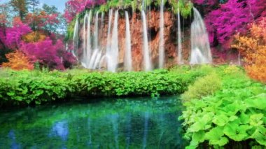 Plitvice Gölleri Hırvatistan 'daki şelalenin video klibi, fantezi yeşillik rengi