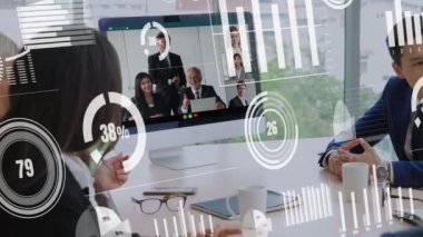 Şirket personeli toplantısındaki iş adamlarının yaratıcı görüntüsü