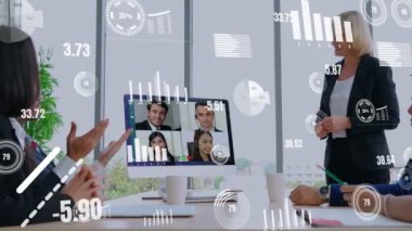 Şirket personeli toplantısındaki iş adamlarının yaratıcı görüntüsü