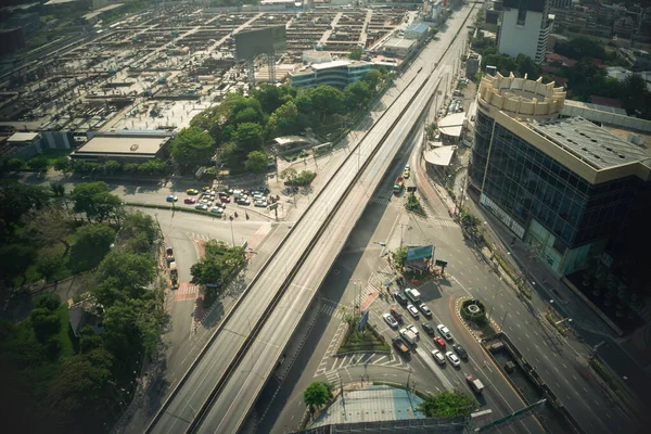 Zajęty autostrady skrzyżowania dróg w centrum miasta Metropolis — Zdjęcie stockowe