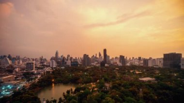 Metropolis 'teki şehir ve binaların gündüz ve gece geçiş süreleri