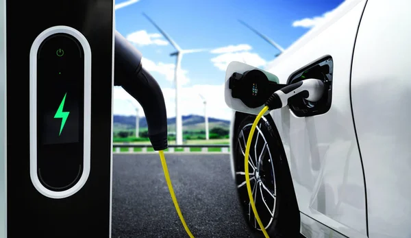 EV estación de carga para coche eléctrico en concepto de energía sostenible verde —  Fotos de Stock