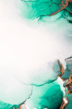 Kağıt üzerinde mermer sıvı mürekkep resminin yeşil altın soyut arkaplanı .