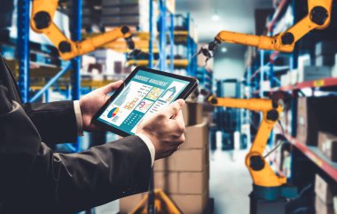 Yenilikçi depo ve fabrika dijital teknolojisi için akıllı robot kol sistemleri