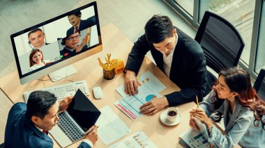 Sanal işyerinde ya da ücra bir ofiste grup iş adamları buluşması