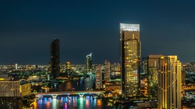 Metropolis 'teki şehir ve binaların gündüz ve gece geçiş süreleri