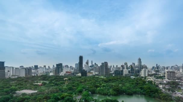 Time lapse parc public et immeubles de grande hauteur paysage urbain dans la ville métropole — Video
