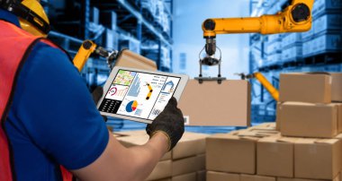 Yenilikçi depo ve fabrika dijital teknolojisi için akıllı robot kol sistemleri