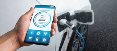 Mobil uygulama gösterici şarj durumu olan elektrikli araba için EV şarj istasyonu