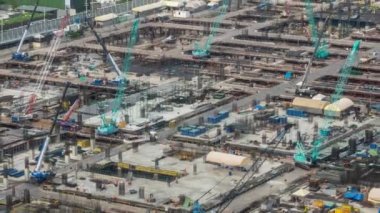 Metropolis 'te inşaat makineleri ile inşaat alanının zaman aşımı