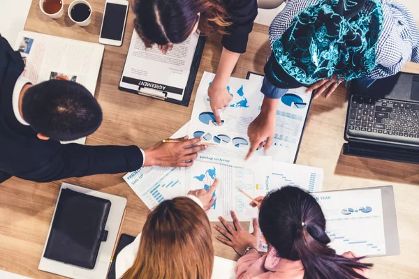 Gente de negocios en reunión de grupo en la oficina. —  Fotos de Stock