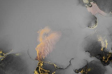 Kağıt üzerinde mermer sıvı mürekkep resminin koyu altın soyut arkaplanı .