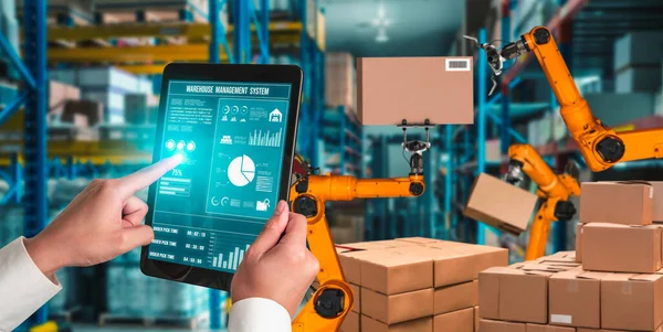 Smart robot arm systems for innovative warehouse and factory digital technology — Stock Photo, Image