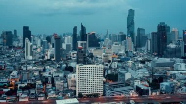 Metropolis 'teki şehir ve binaların gündüz ve gece geçiş süreleri