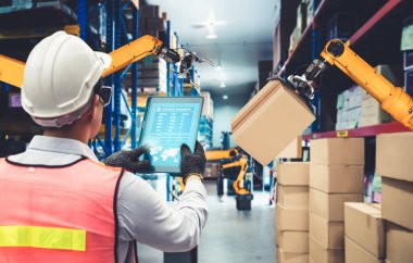 Yenilikçi depo ve fabrika dijital teknolojisi için akıllı robot kol sistemleri
