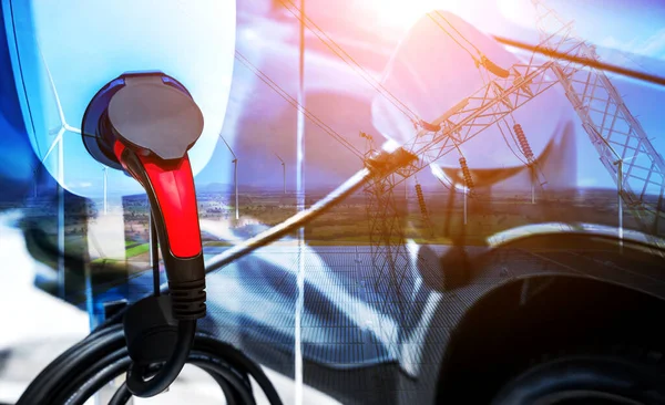 EV estación de carga para coche eléctrico en concepto de energía verde y energía ecológica —  Fotos de Stock