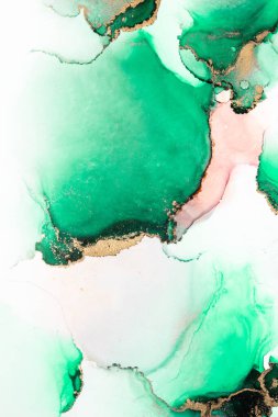 Kağıt üzerinde mermer sıvı mürekkep resminin yeşil altın soyut arkaplanı .