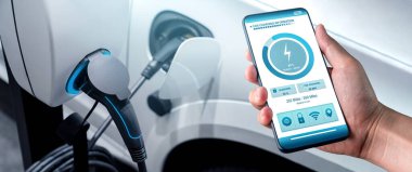 Mobil uygulama gösterici şarj durumu olan elektrikli araba için EV şarj istasyonu