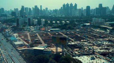 Metropolis 'teki şehir ve inşaat alanının panoramik görüntüsü